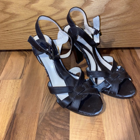 Apt. 9 Brown heels size 8 - Picture 1 of 2